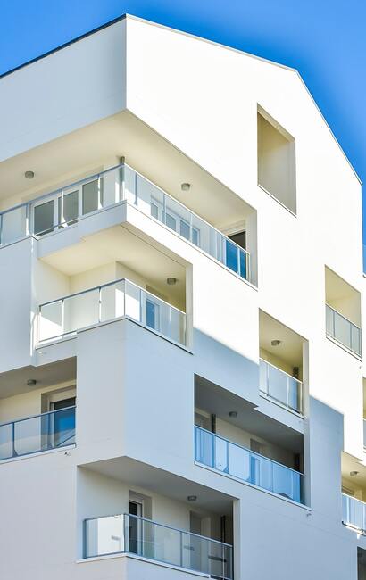 Isolation facade